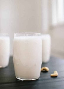 DIY homemade cashew milk